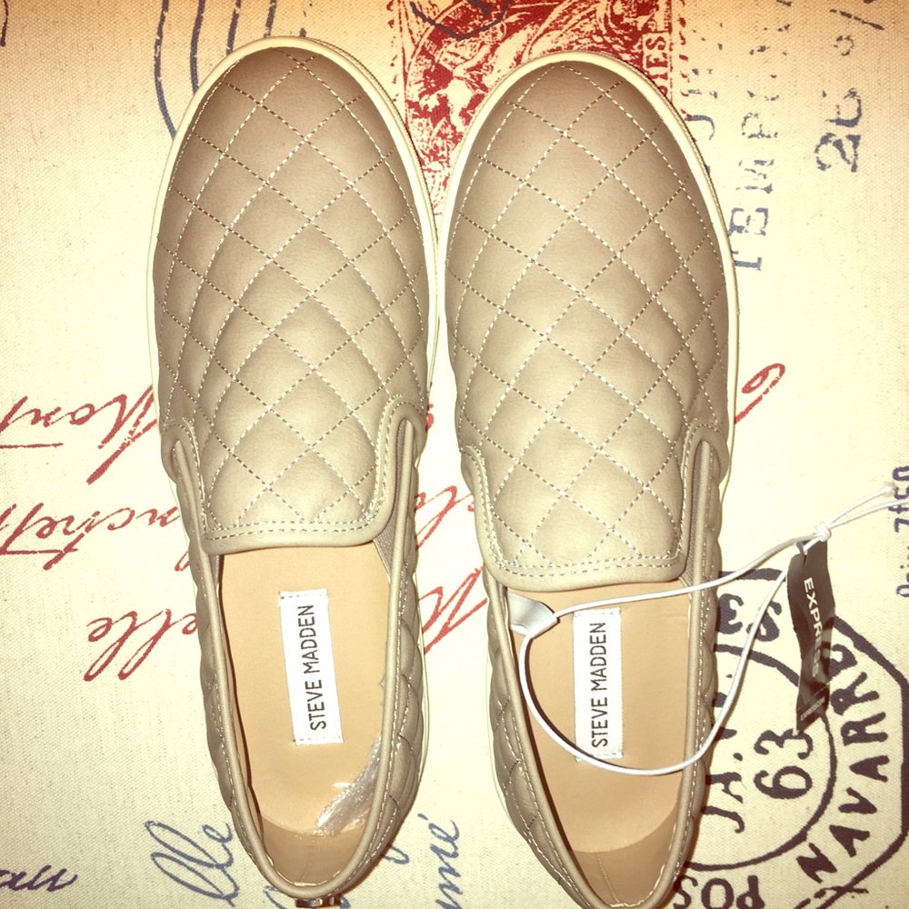 Steve Madden tan shoes never been worn